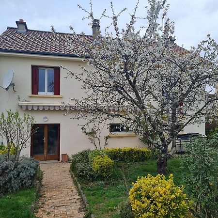 Logement Cosy Au Coeur D'Oradour Екстер'єр фото