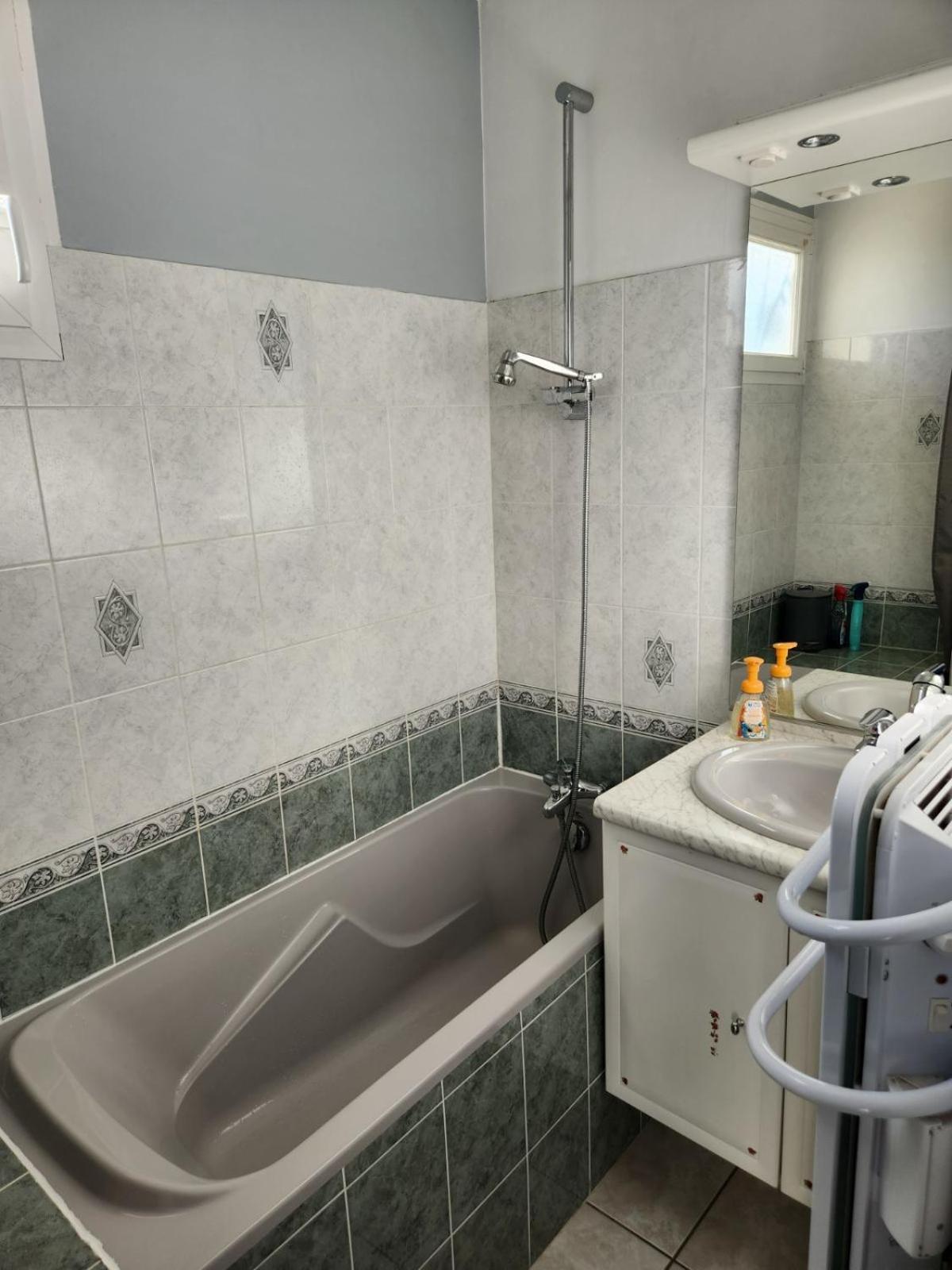 Logement Cosy Au Coeur D'Oradour Екстер'єр фото