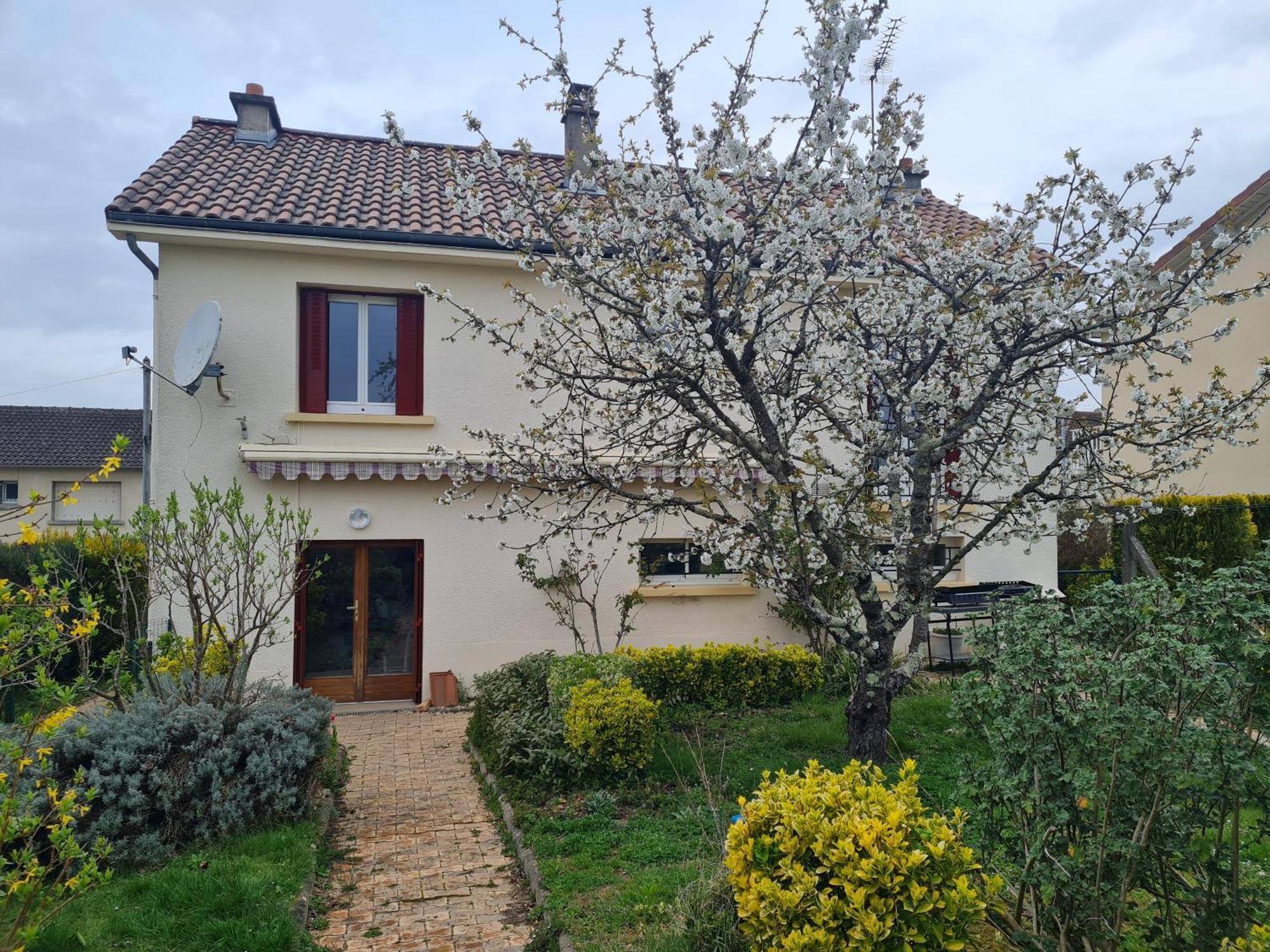 Logement Cosy Au Coeur D'Oradour Екстер'єр фото
